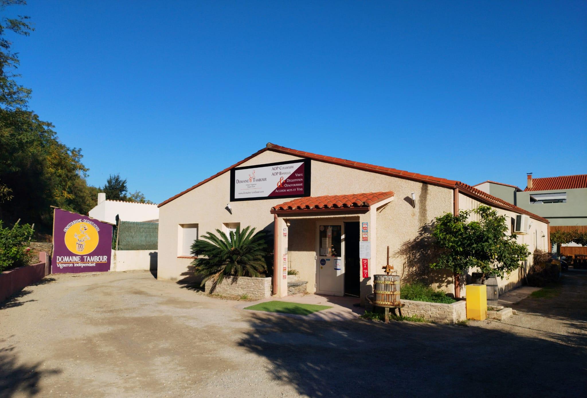 Le Caveau